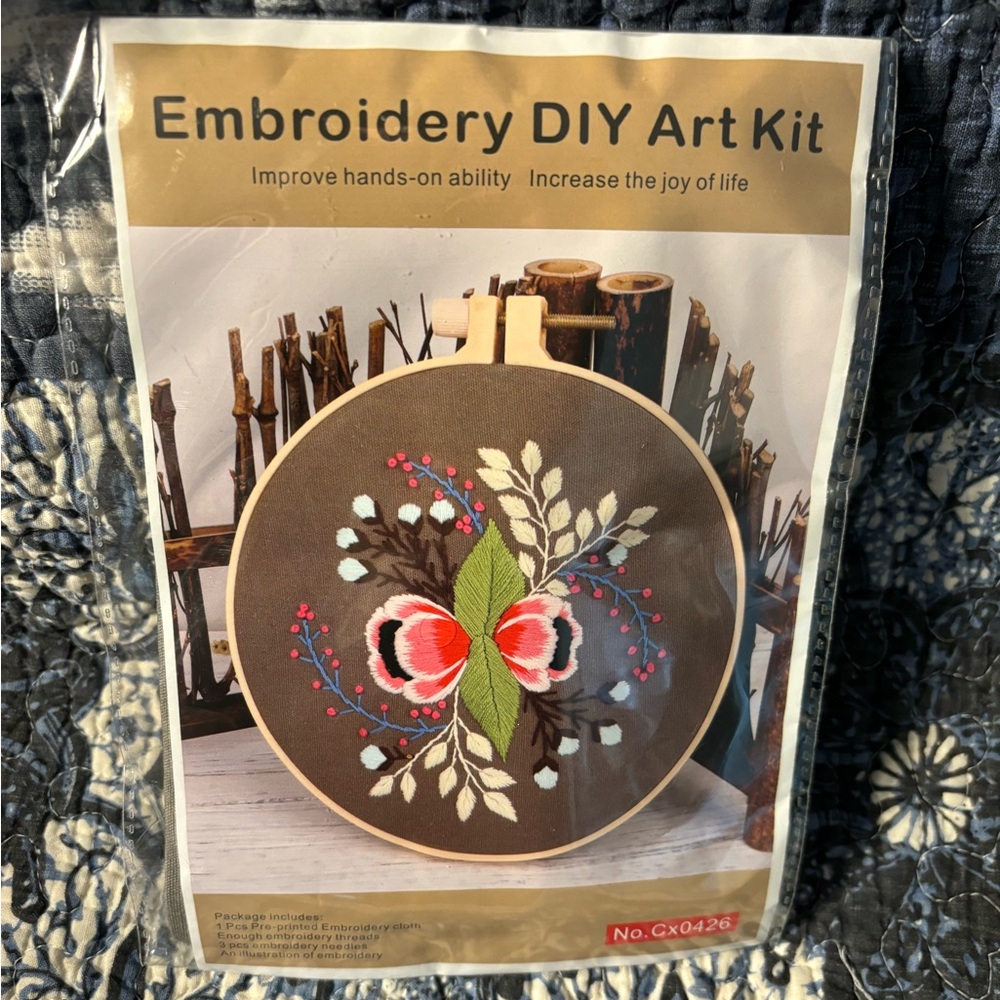 Louise Maely 4-pack Embroidery/Needlepoint Kit Floral Series